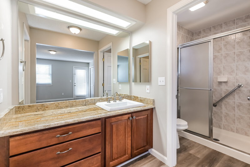 3,155/Mo, 8780 W Quarto Cir Littleton, CO 80128 Main Bathroom View