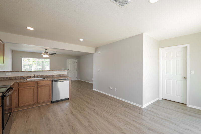 2,720/Mo, 18608 E 46th Ave Denver, CO 80249 Kitchen View 3