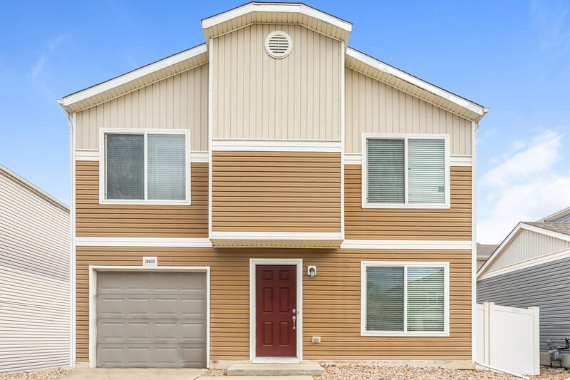2,560/Mo, 18609 E 45th Pl Denver, CO 80249 External View