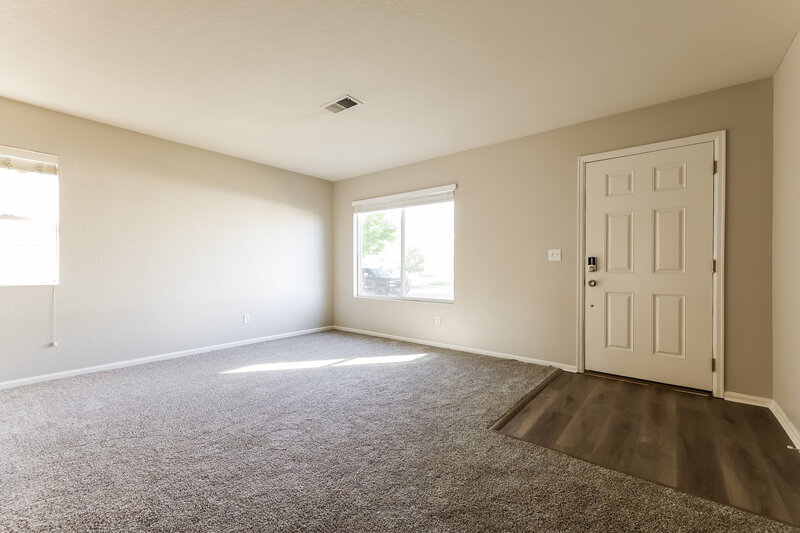 2,505/Mo, 18609 E 45th Pl Denver, CO 80249 Living Room View