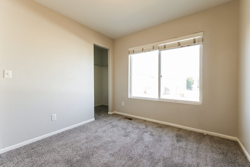 2,505/Mo, 18609 E 45th Pl Denver, CO 80249 Bedroom View