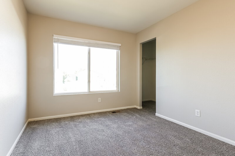 2,505/Mo, 18609 E 45th Pl Denver, CO 80249 Bedroom View 2