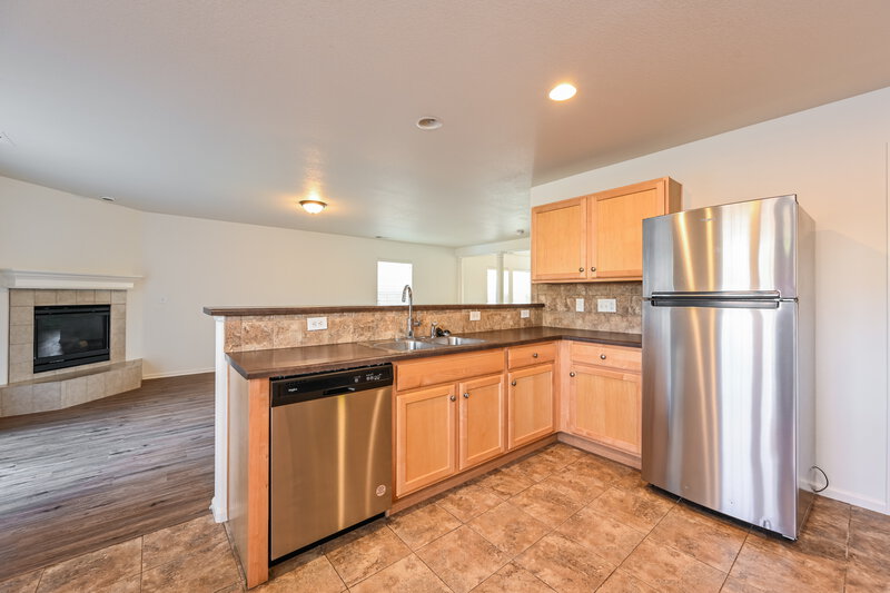 2,635/Mo, 2295 Coach House Loop Castle Rock, CO 80109 Kitchen View