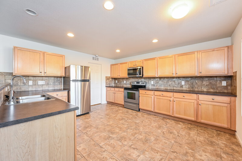 2,635/Mo, 2295 Coach House Loop Castle Rock, CO 80109 Kitchen View 2
