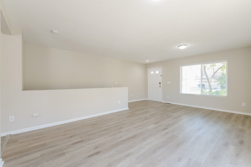3,565/Mo, 4785 Biscay St Denver, CO 80249 Living Room View 2