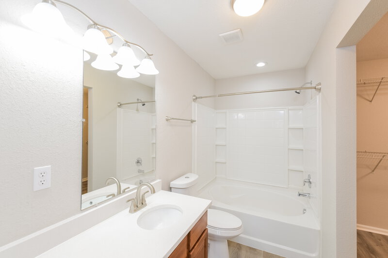 3,565/Mo, 4785 Biscay St Denver, CO 80249 Main Bathroom View
