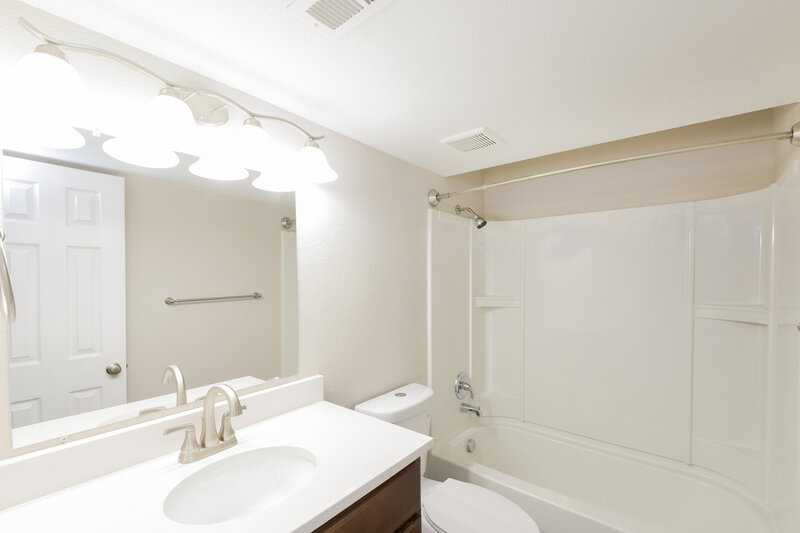 3,565/Mo, 4785 Biscay St Denver, CO 80249 Bathroom View