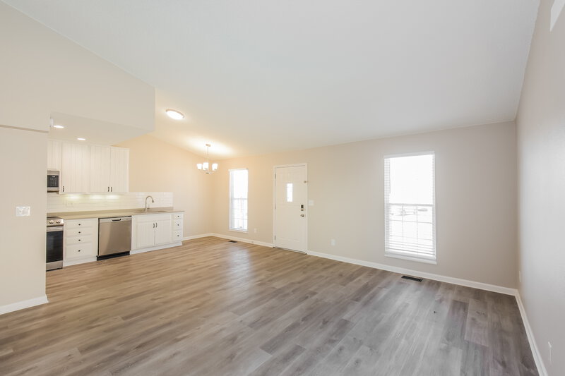 2,555/Mo, 19858 E Linvale Pl Aurora, CO 80013 Living Room View 2
