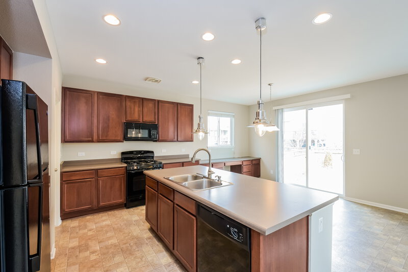 3,465/Mo, 6342 N Dunkirk Ct Aurora, CO 80019 Kitchen View