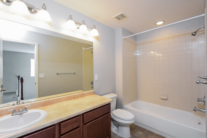 3,465/Mo, 6342 N Dunkirk Ct Aurora, CO 80019 Bathroom View