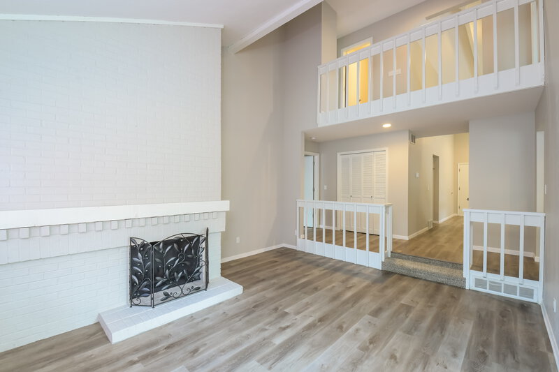 3,500/Mo, 5481 S Ventura Ct Centennial, CO 80015 Living Room View