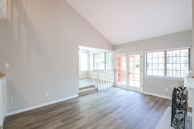 3,500/Mo, 5481 S Ventura Ct Centennial, CO 80015 Living Room View 2