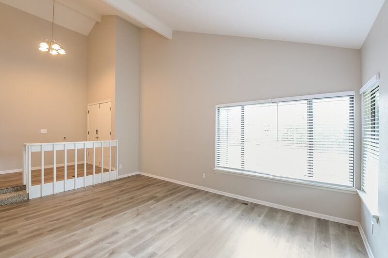 3,500/Mo, 5481 S Ventura Ct Centennial, CO 80015 Sitting Room View 2