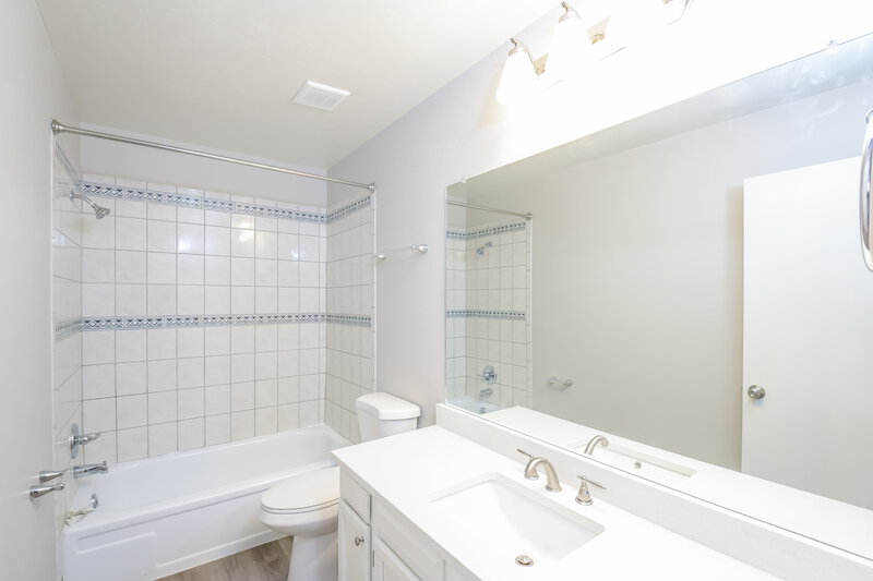 3,500/Mo, 5481 S Ventura Ct Centennial, CO 80015 Bathroom View