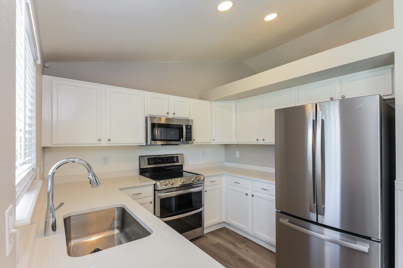 2,955/Mo, 12070 Grape Way Thornton, CO 80241 Kitchen View