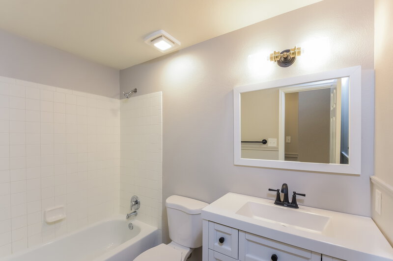 2,955/Mo, 12070 Grape Way Thornton, CO 80241 Bathroom View
