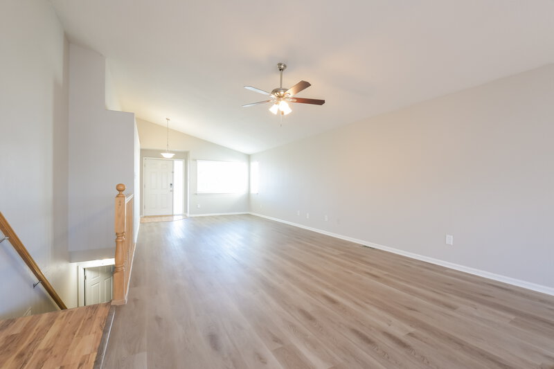 2,870/Mo, 11594 Oswego St Commerce City, CO 80640 Living Room View