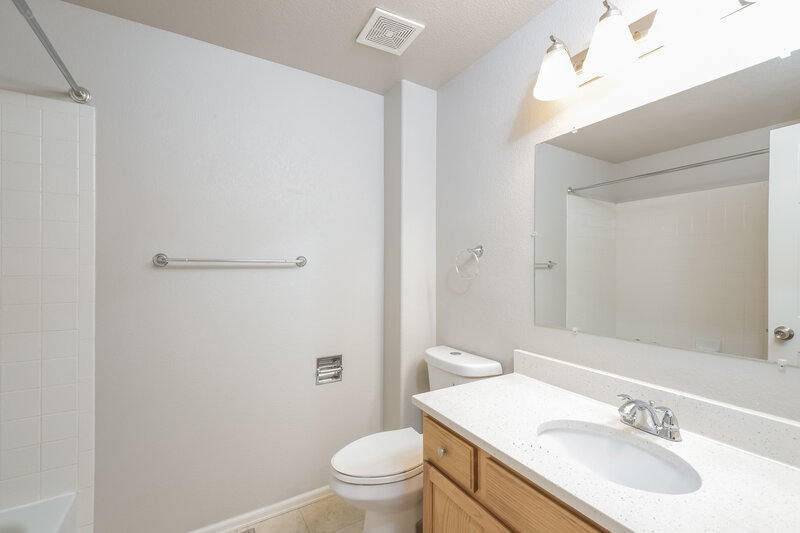 2,870/Mo, 11594 Oswego St Commerce City, CO 80640 Bathroom View