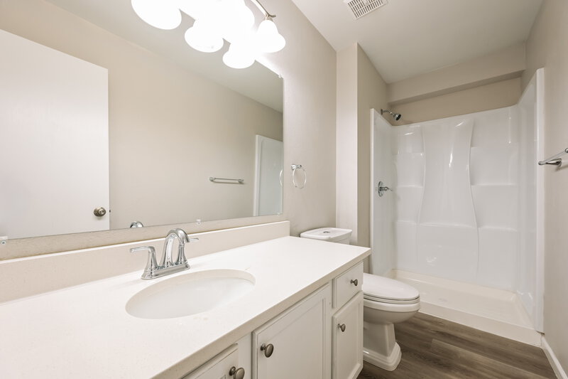 3,345/Mo, 7165 Routt St Arvada, CO 80004 Main Bathroom View