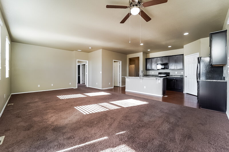 3,170/Mo, 7770 E 136th Dr Thornton, CO 80602 Living Room View 2