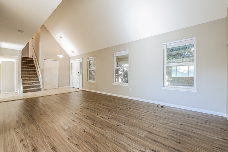 3,390/Mo, 2014 S Elkhart St Aurora, CO 80014 Living Room View