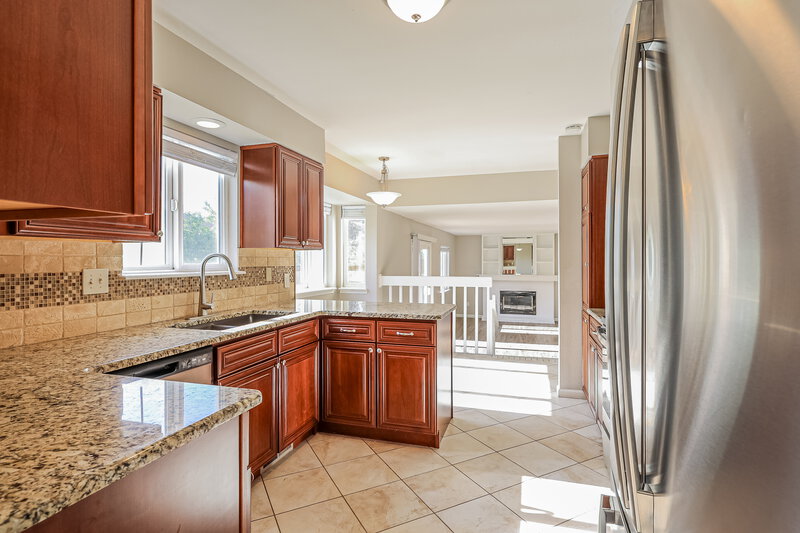 3,390/Mo, 2014 S Elkhart St Aurora, CO 80014 Kitchen View 2