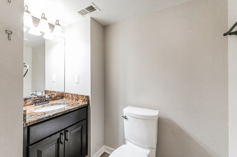 2,335/Mo, 2785 Richmond Dr Colorado Springs, CO 80922 Bathroom View 2