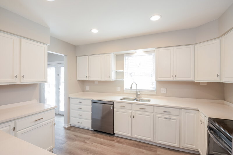 2,925/Mo, 4110 E 107th Pl Thornton, CO 80233 Kitchen View 2