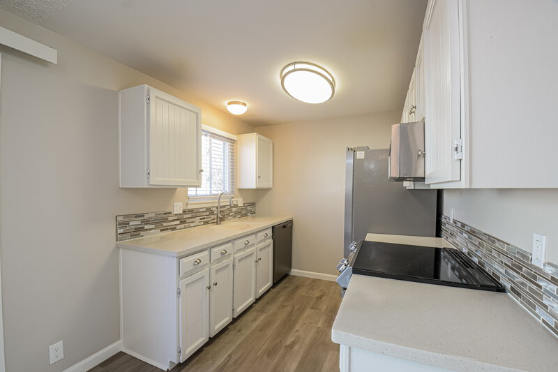 2,565/Mo, 4089 E 118th Ave Thornton, CO 80233 Kitchen View