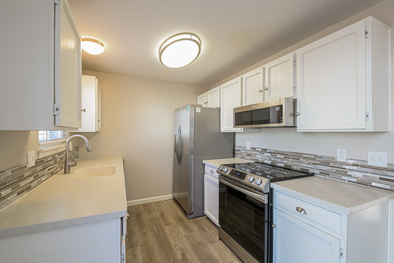 2,565/Mo, 4089 E 118th Ave Thornton, CO 80233 Kitchen View 2