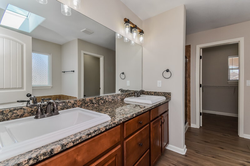 2,715/Mo, 10372 Declaration Dr Colorado Springs, CO 80925 Main Bathroom View