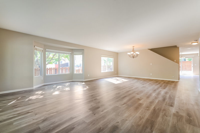 3,205/Mo, 15370 E 97th Pl Commerce City, CO 80022 Living Room View