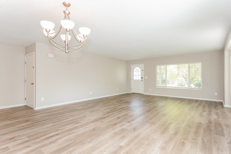 3,810/Mo, 15370 E 97th Pl Commerce City, CO 80022 Dining Room View