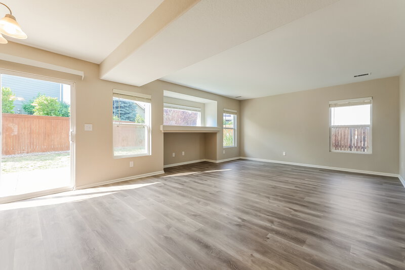 3,205/Mo, 15370 E 97th Pl Commerce City, CO 80022 Sitting Room View