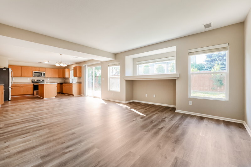 3,205/Mo, 15370 E 97th Pl Commerce City, CO 80022 Sitting Room View 2