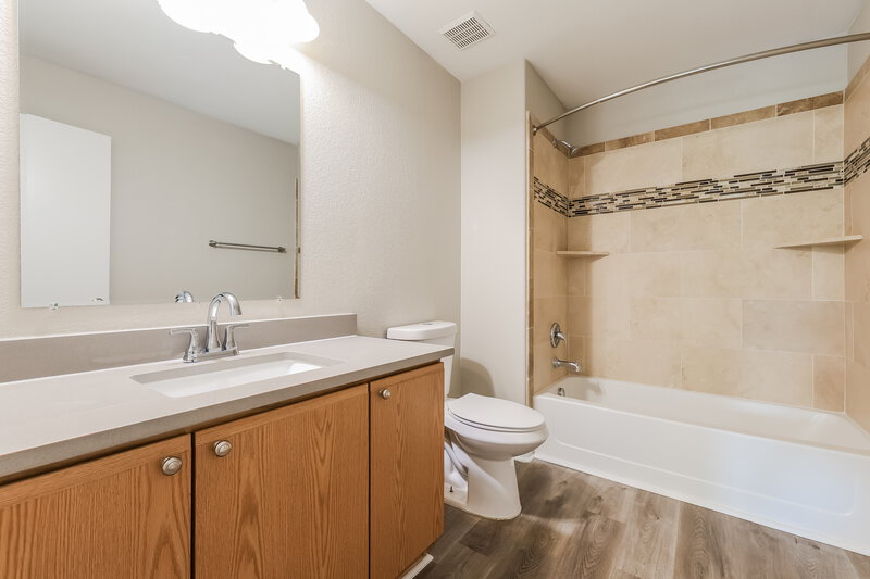 3,205/Mo, 15370 E 97th Pl Commerce City, CO 80022 Bathroom View