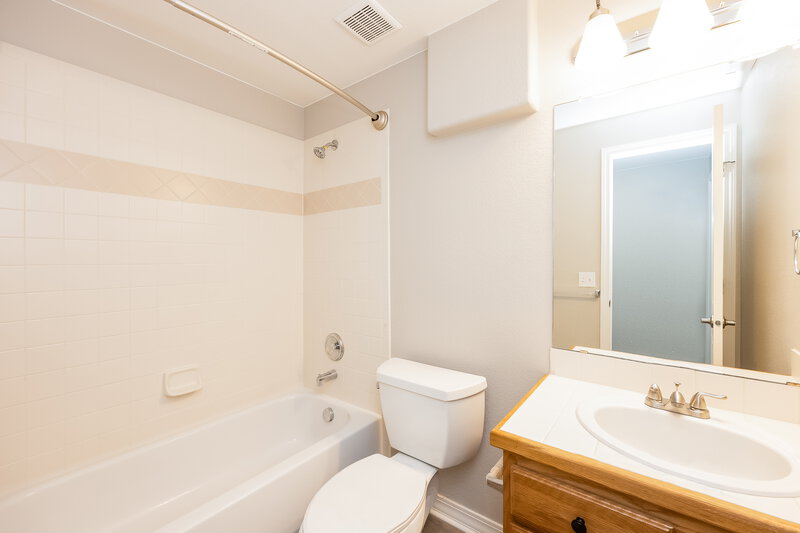 2,990/Mo, 4858 Sand Hill Dr Colorado Springs, CO 80923 Bathroom View