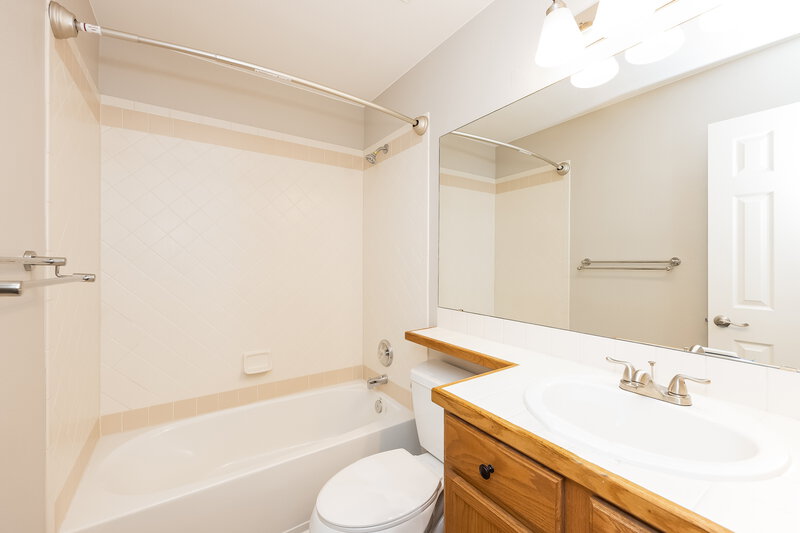 2,990/Mo, 4858 Sand Hill Dr Colorado Springs, CO 80923 Bathroom View 3