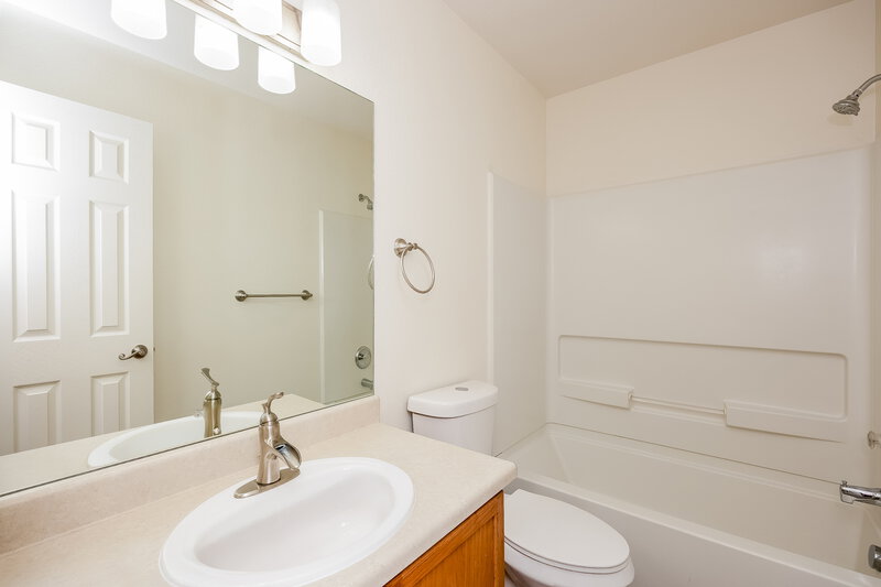 2,005/Mo, 7367 Glenburn Dr Fountain, CO 80817 Bathroom View