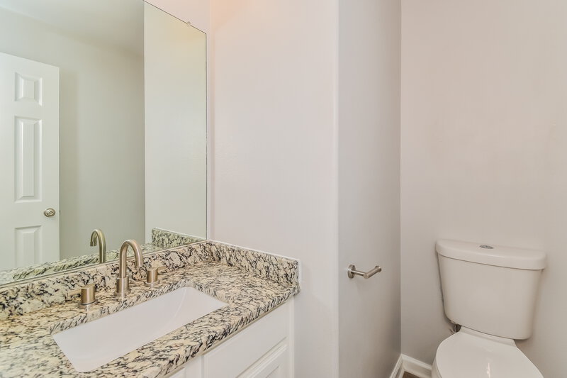 2,400/Mo, 7237 Moss Bluff Ct Fountain, CO 80817 Bathroom View 2