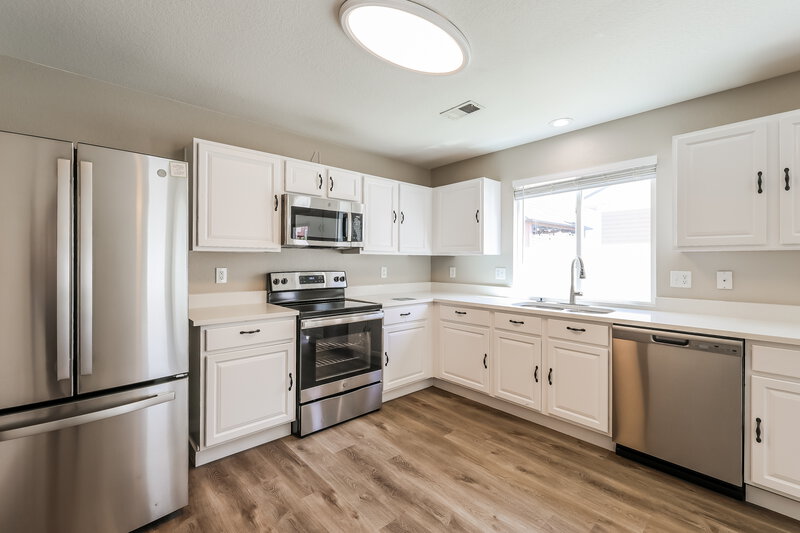 2,635/Mo, 18619 E 46th Pl Denver, CO 80249 Kitchen View
