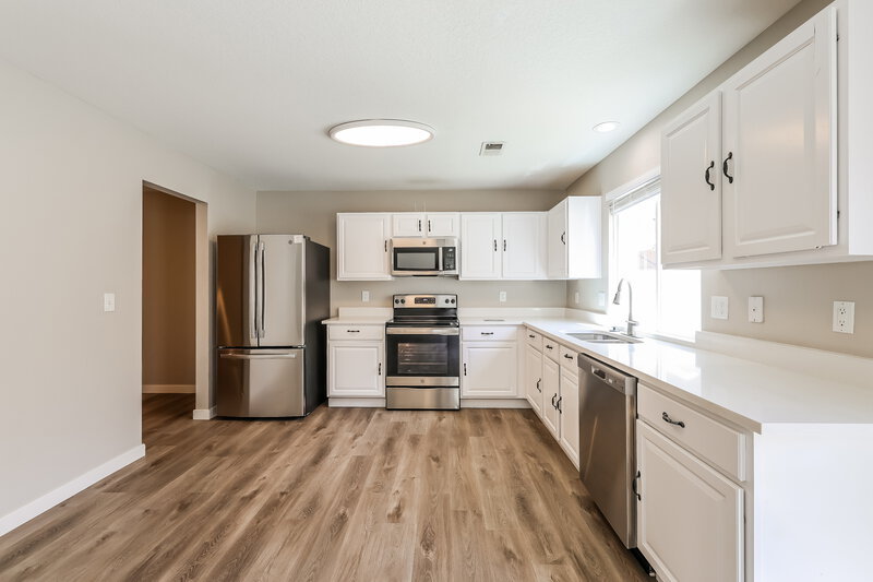 2,635/Mo, 18619 E 46th Pl Denver, CO 80249 Kitchen View 2