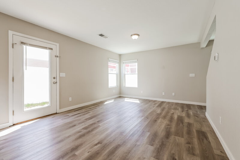 2,635/Mo, 18619 E 46th Pl Denver, CO 80249 Family Room View 2