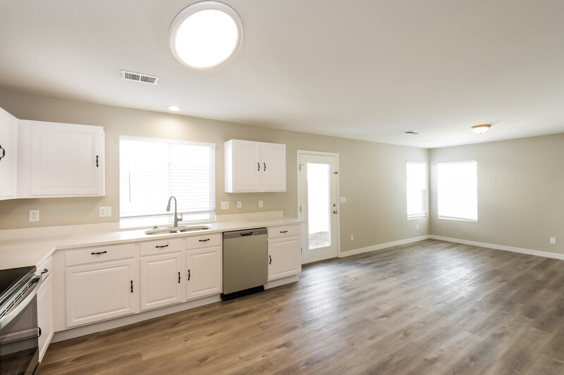 3,960/Mo, 18619 E 46th Pl Denver, CO 80249 Kitchen View 2