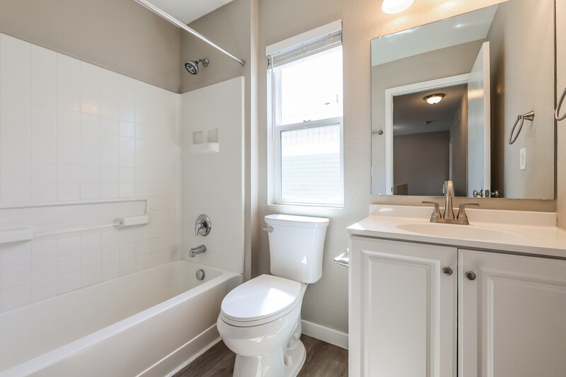 2,635/Mo, 18619 E 46th Pl Denver, CO 80249 Bathroom View
