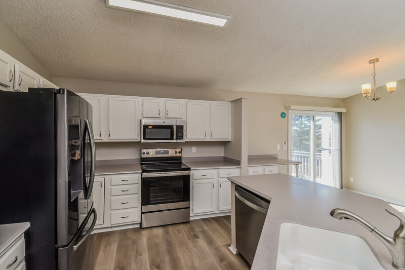 2,050/Mo, 7395 Windy Peak Dr Colorado Springs, CO 80911 Kitchen View 2