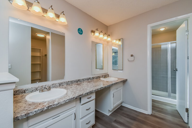 2,050/Mo, 7395 Windy Peak Dr Colorado Springs, CO 80911 Main Bathroom View
