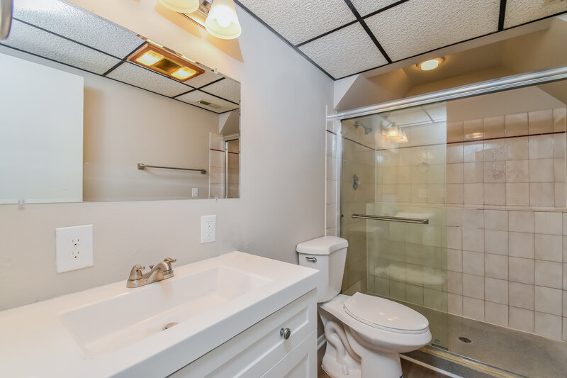 2,050/Mo, 7395 Windy Peak Dr Colorado Springs, CO 80911 Bathroom View
