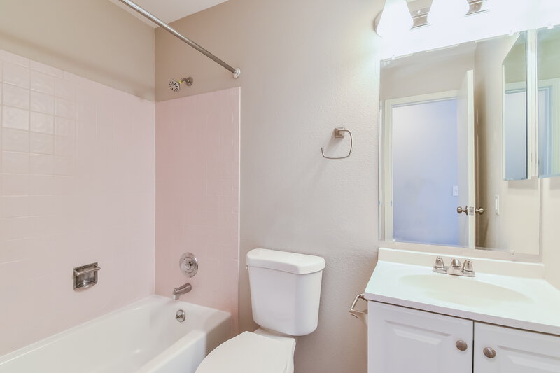 2,050/Mo, 7395 Windy Peak Dr Colorado Springs, CO 80911 Bathroom View 2