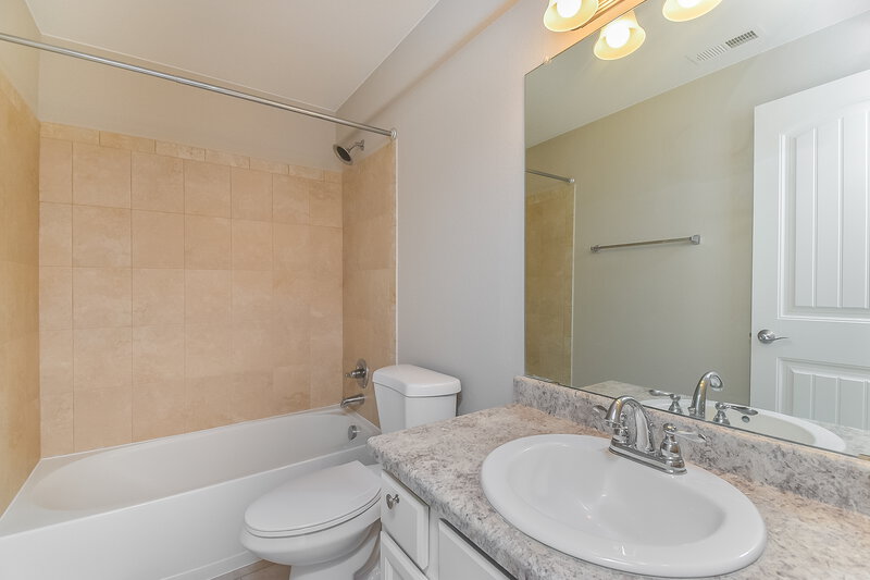 2,620/Mo, 6863 Phantom Way Colorado Springs, CO 80925 Bathroom View 2
